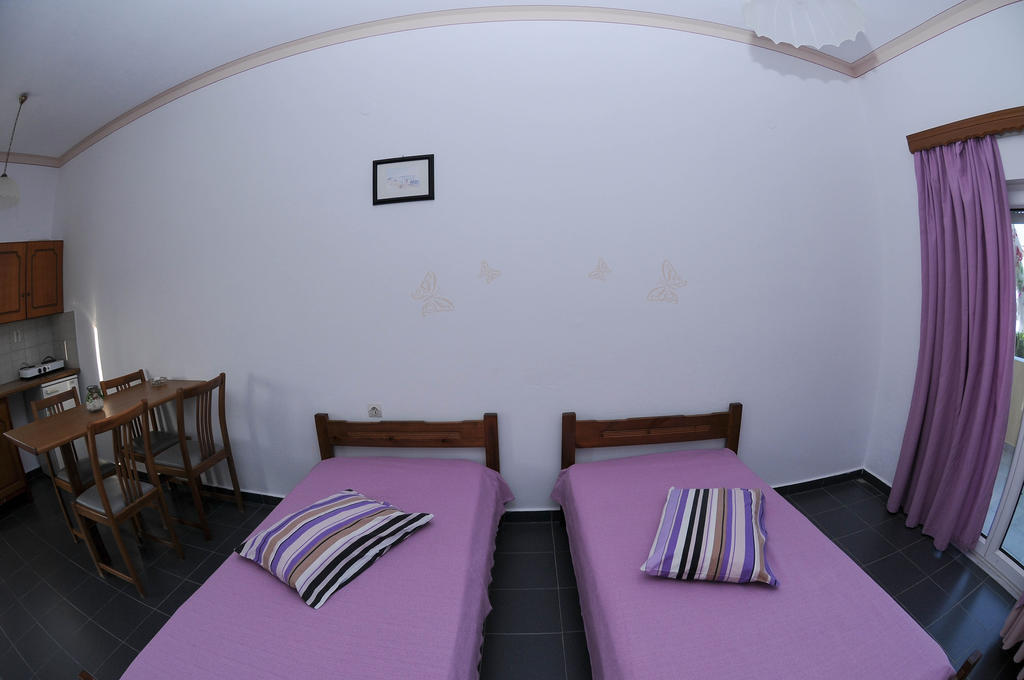 Efstathia Hotel Xirokambos  客房 照片