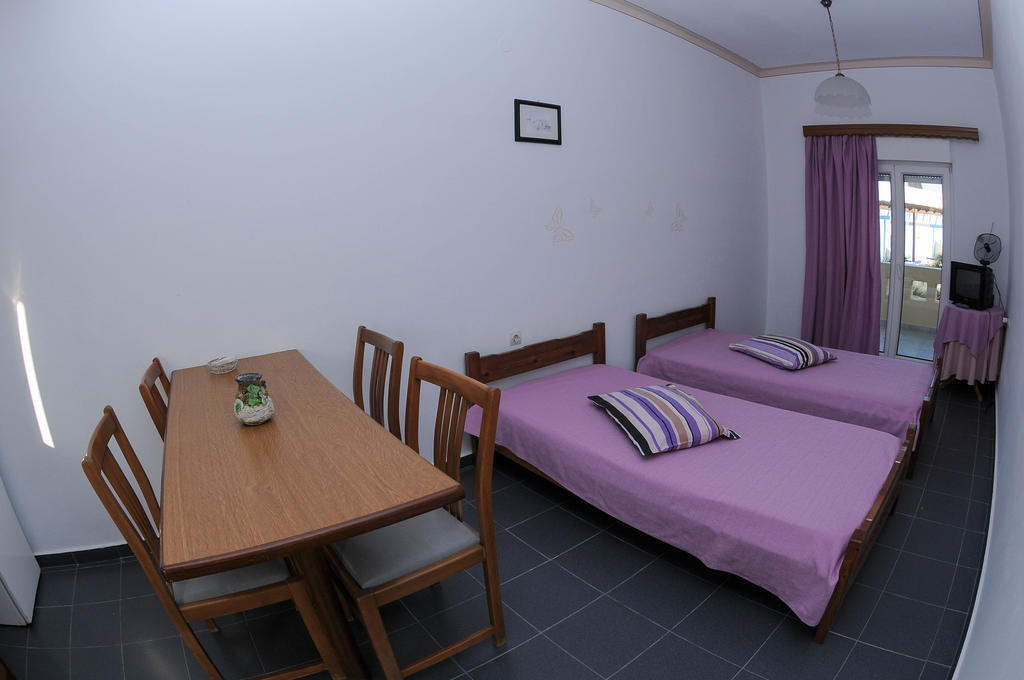Efstathia Hotel Xirokambos  客房 照片