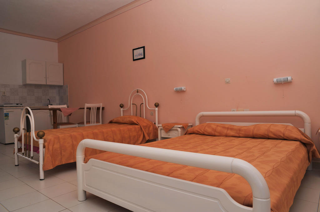 Efstathia Hotel Xirokambos  外观 照片