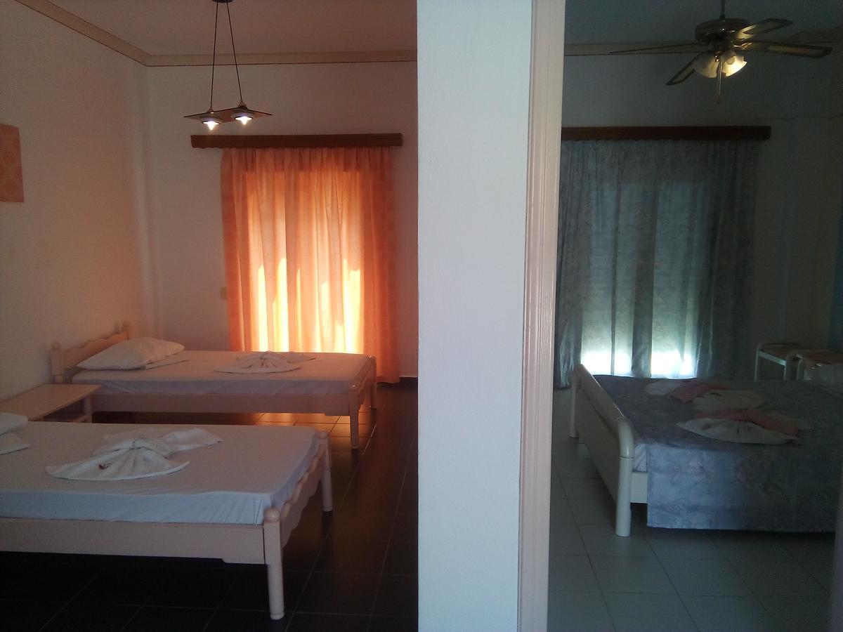 Efstathia Hotel Xirokambos  外观 照片